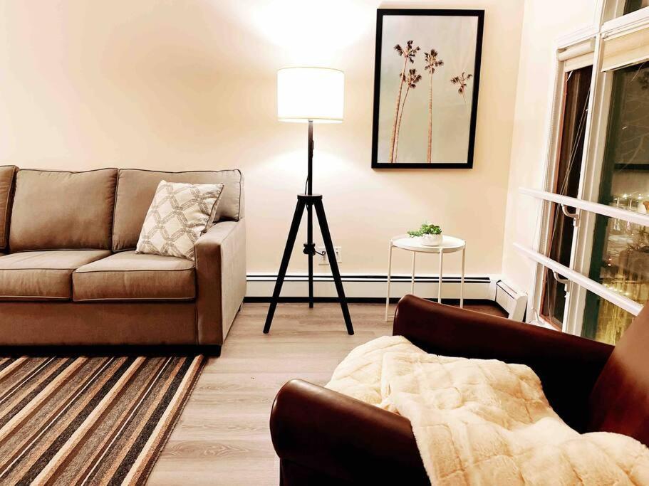 Unit #301 Mountain View 1Br In Canmore Down Town Eksteriør billede